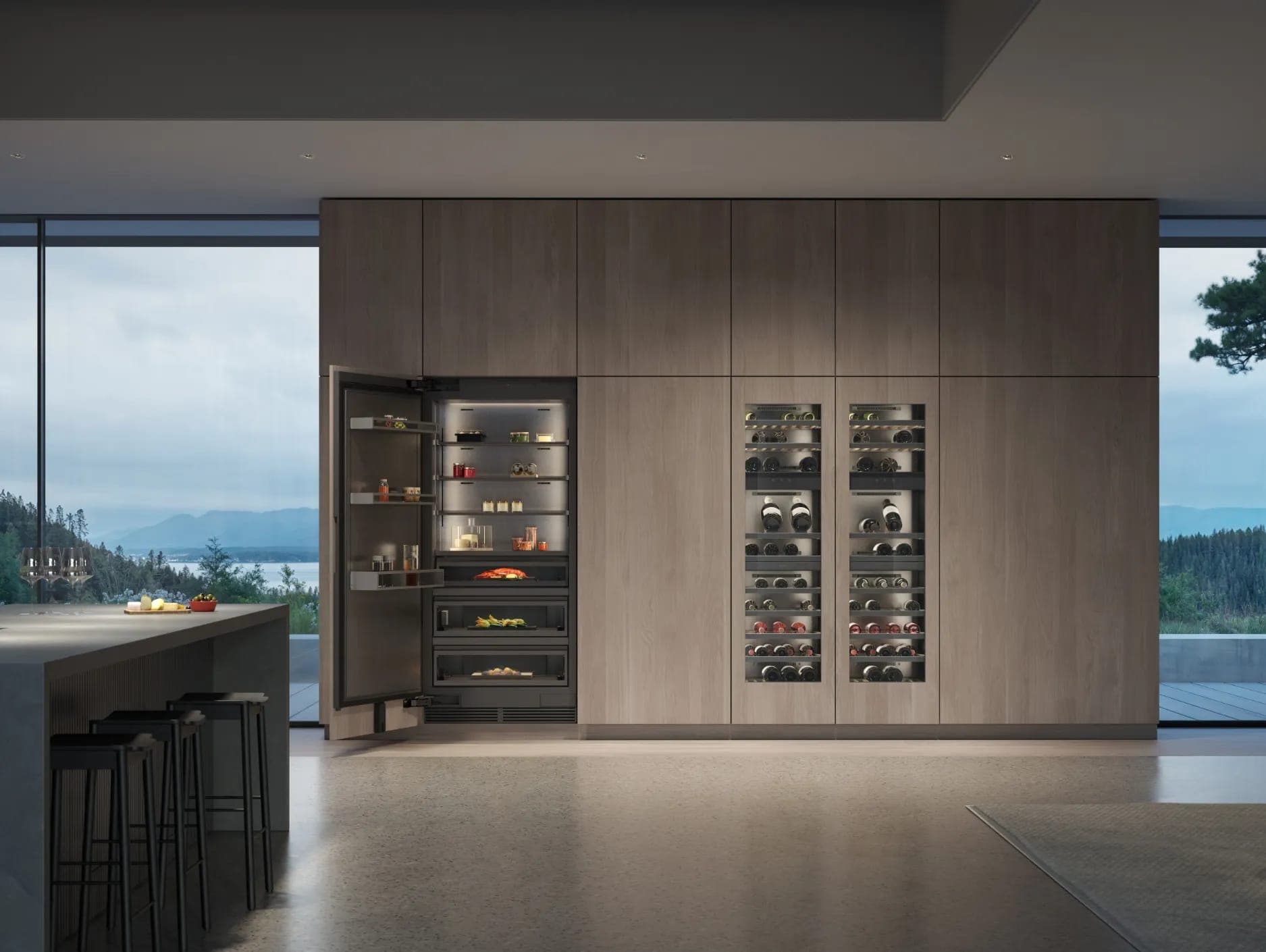 Columnas de refrigeración y cava en una cocina de madera con vista a un lago