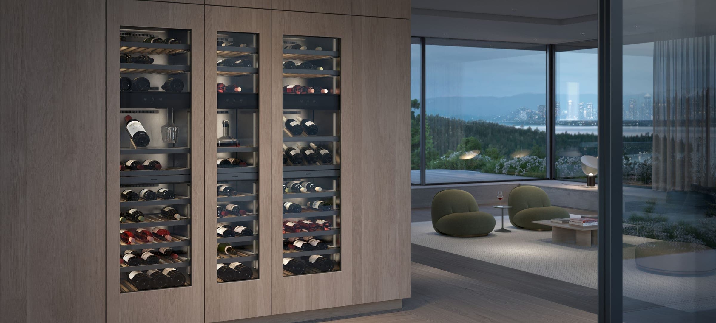 Tres cavas de vino integradas en un mueble de roble